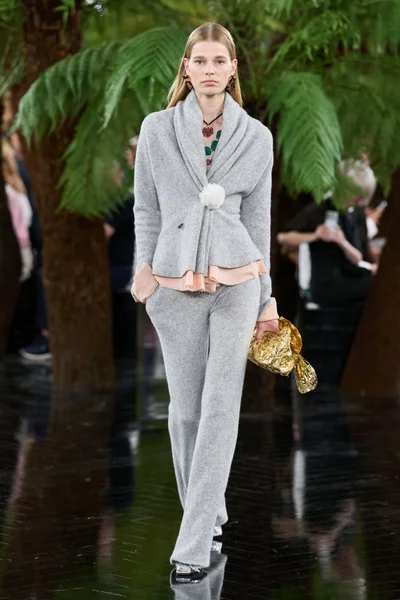 Look 54